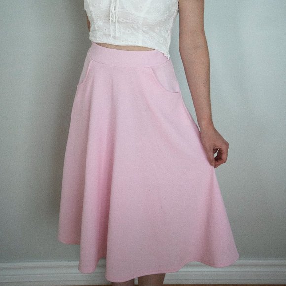 Boohoo Dresses & Skirts - Pink Boohoo midi skirt with pockets